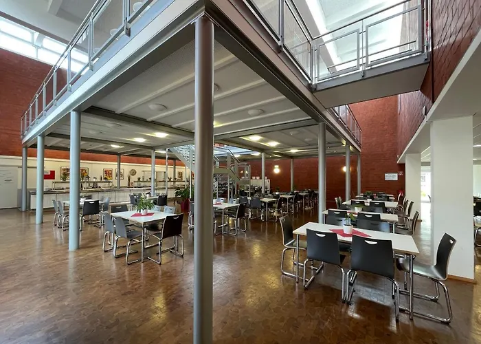 Jugendherberge Wolfsburg Хостел Вольфсбург